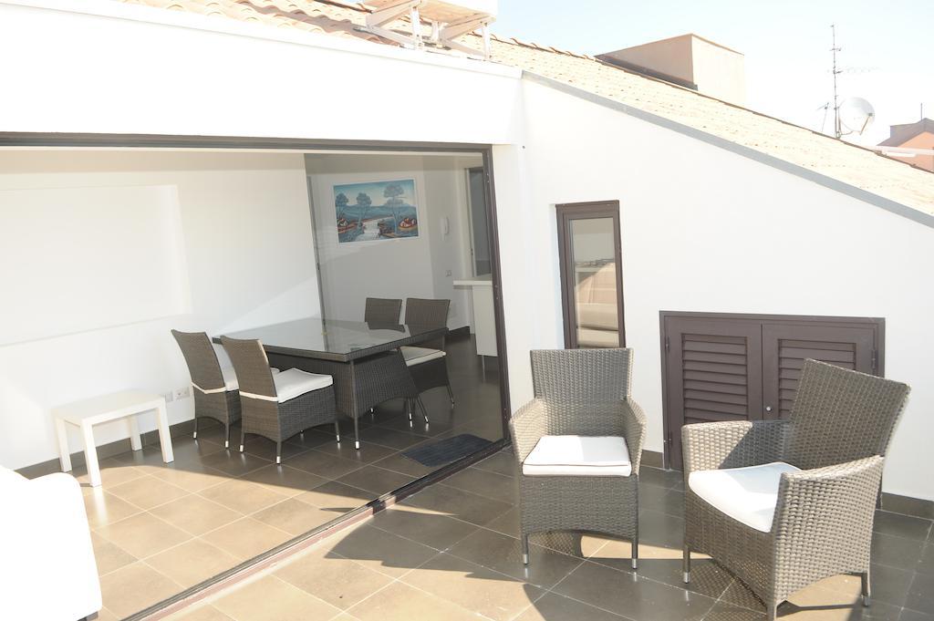The Roof On The Sea Apartment Fondachello  Exterior photo